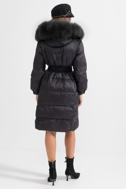 Casaco Puffer Longo Com Capuz Forrado de Pele de Raposa Preta - Preto