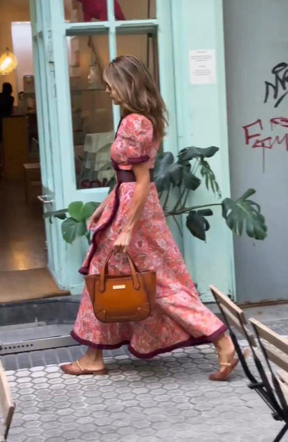 Armen - Vestido longo elegante com mangas curtas bufantes e saia assimétrica