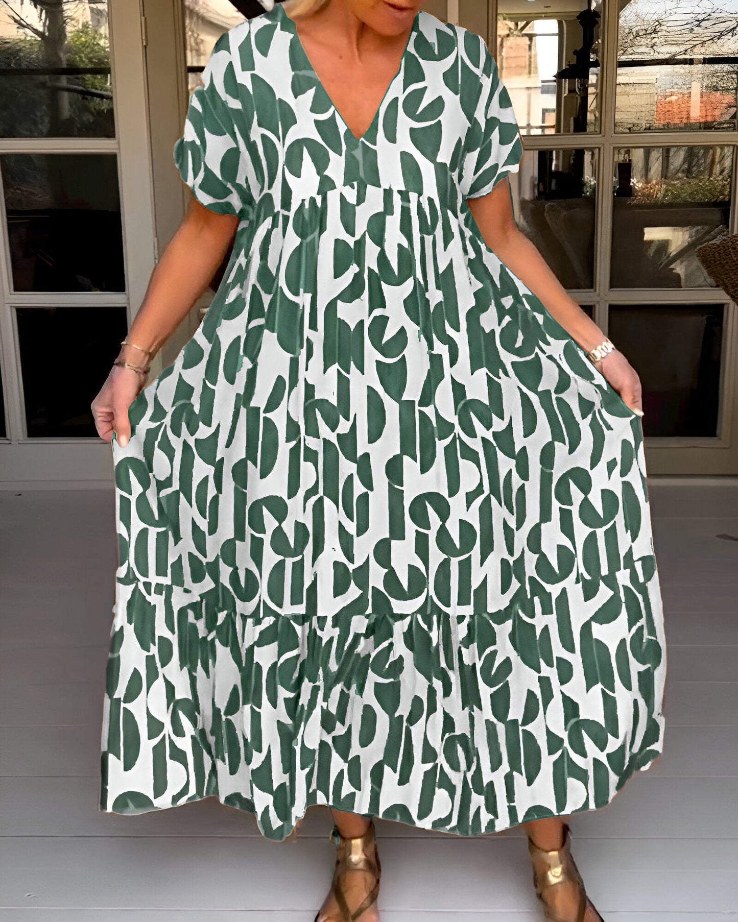 Felicia™ | Vestido arejado com decote em V