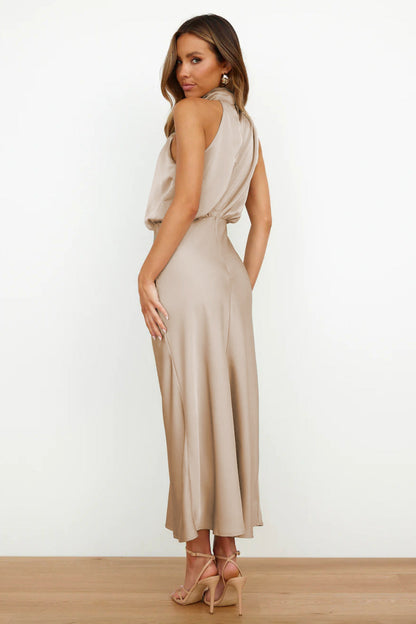 Tatiana | Longo em Cetim com Halter Neck