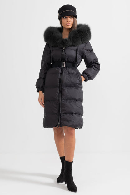 Casaco Puffer Longo Com Capuz Forrado de Pele de Raposa Preta - Preto