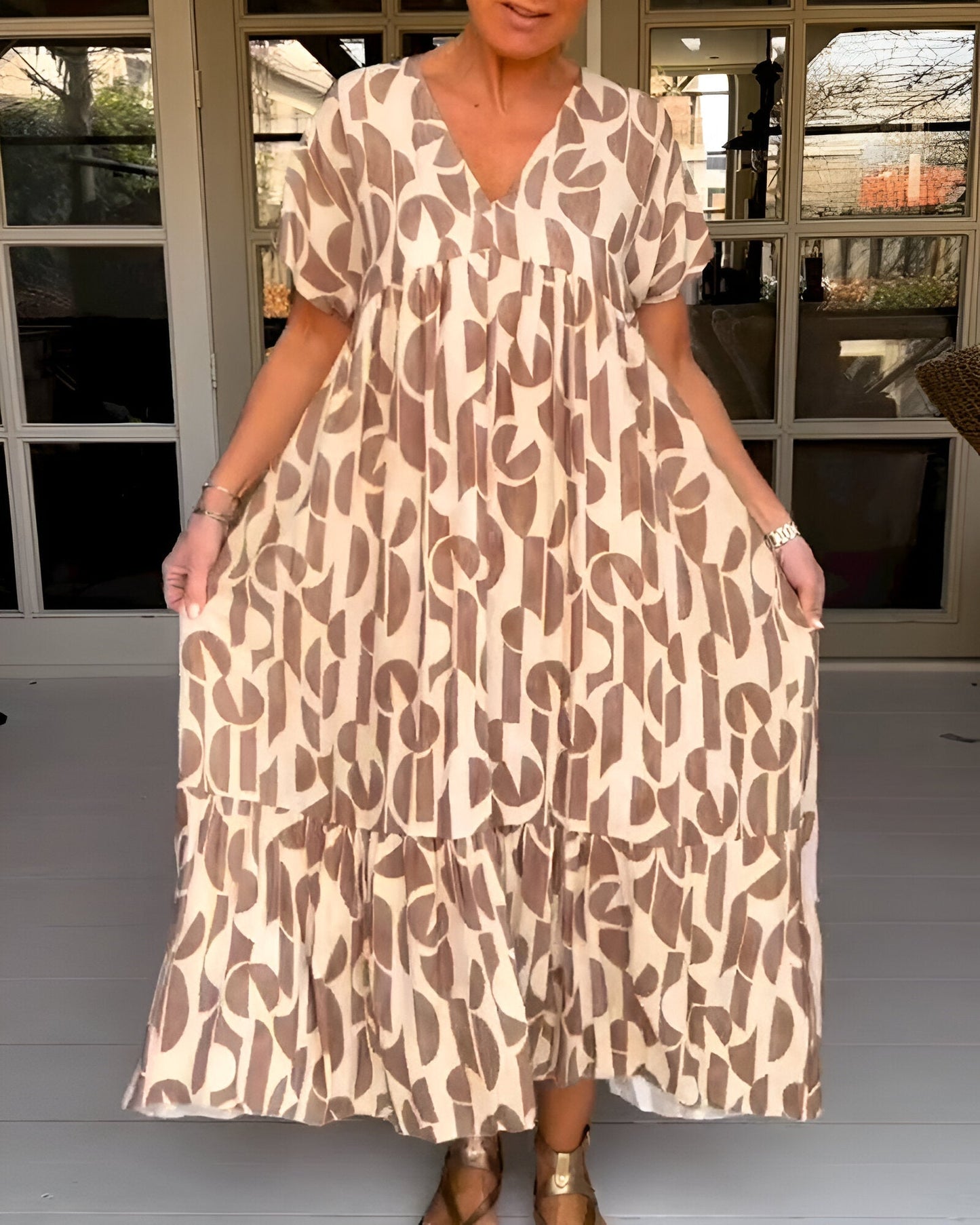 Felicia™ | Vestido arejado com decote em V