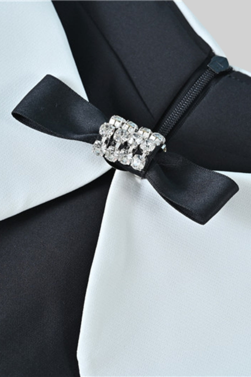 Vestido Minimalista com Detalhe de Laço - P&B
