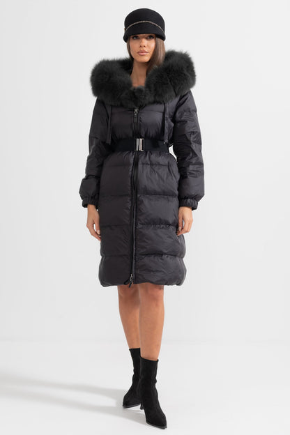 Casaco Puffer Longo Com Capuz Forrado de Pele de Raposa Preta - Preto