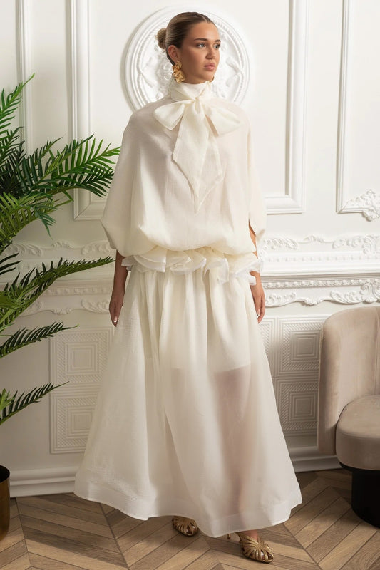 Vestido Maxi de Organza com Gola Laço e Silhueta Volumosa - Ivoire