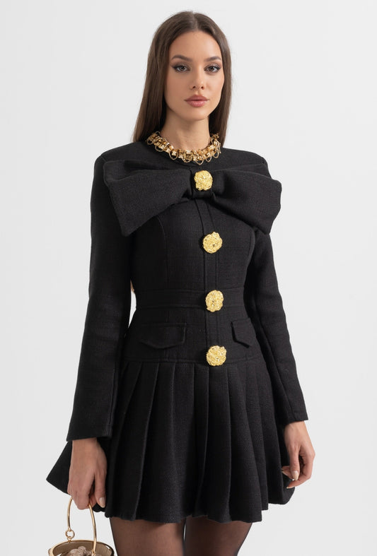 Vestido Botonado Com Grandes Botões Decorativos Dourados E Laço No Decote - Preto