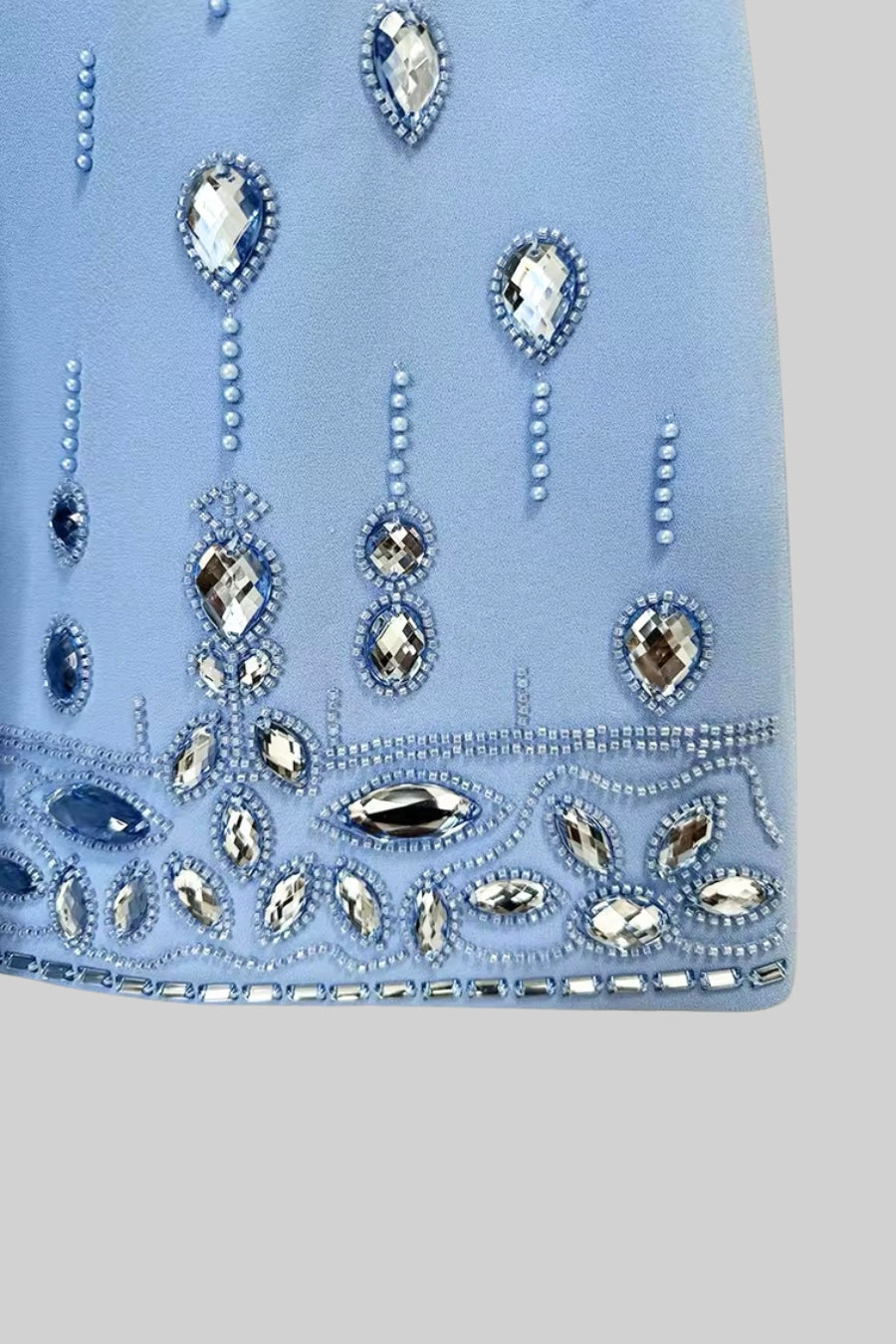 Conjunto com Aplicações de Diamantes e Mini Saia - Azul Bebé