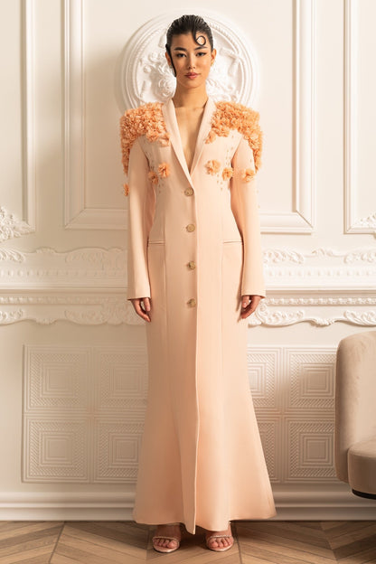 Sobretudo Longo Com Acentos Florais 3D Contrastantes Nos Ombros E Costas - Pêssego