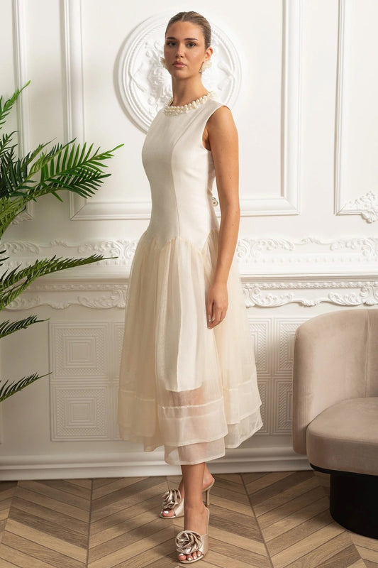 Vestido Midi Sem Mangas com Saia de Tule e Gola Decorada com Pérolas - Ivoire