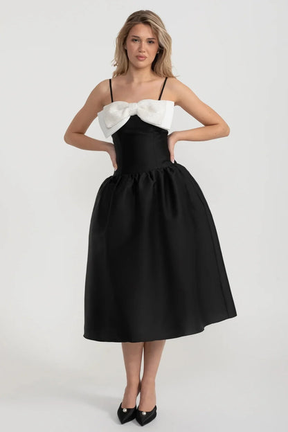 Vestido Mini Justo Sem Mangas Com Grande Laço Branco Proeminente - Preto