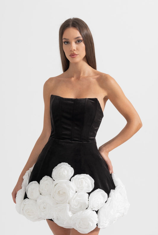 Vestido Mini Elegante com Apliques de Rosa Branca - Preto