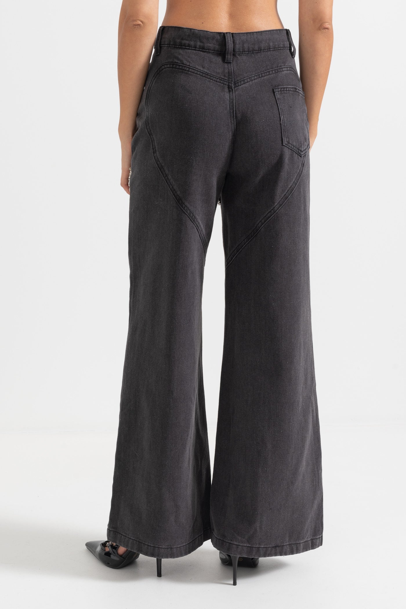 Jeans de Cintura Alta com Recortes nas Coxas - Preto