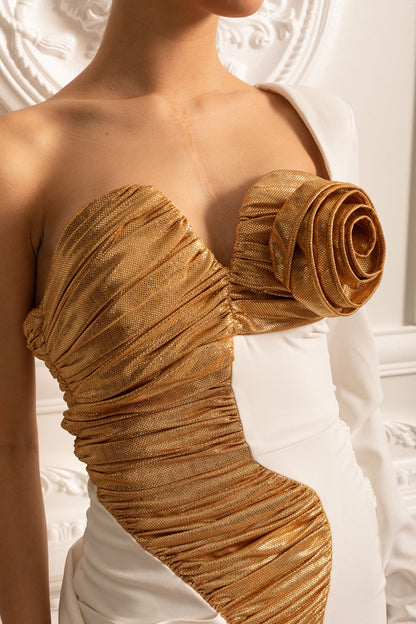 Vestido Assimétrico Com Detalhes Dourados Pregueados - Branco