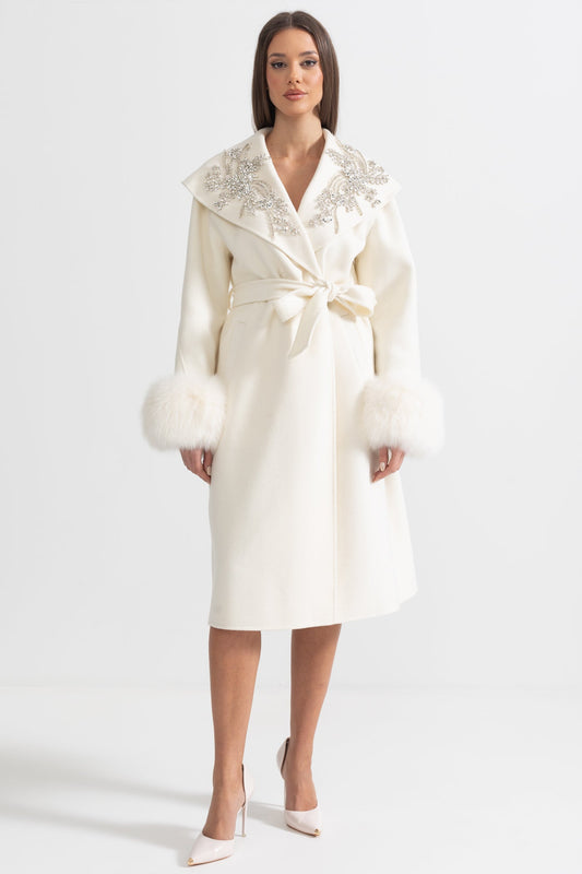 Sobretudo de Cashmere com Punhos de Pele de Raposa e Detalhes Florais em 3D - Ivoire
