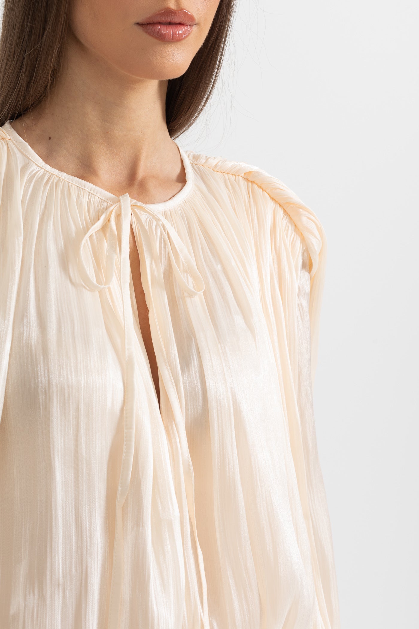 Vestido Mini de Manga Longa com Babados e Silhueta Fluida - Damasco