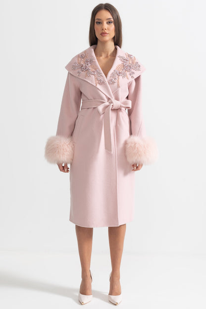 Casaco de Cashmere com Punhos de Pele de Raposa e Detalhes Florais em 3D - Rosa