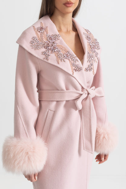Casaco de Cashmere com Punhos de Pele de Raposa e Detalhes Florais em 3D - Rosa