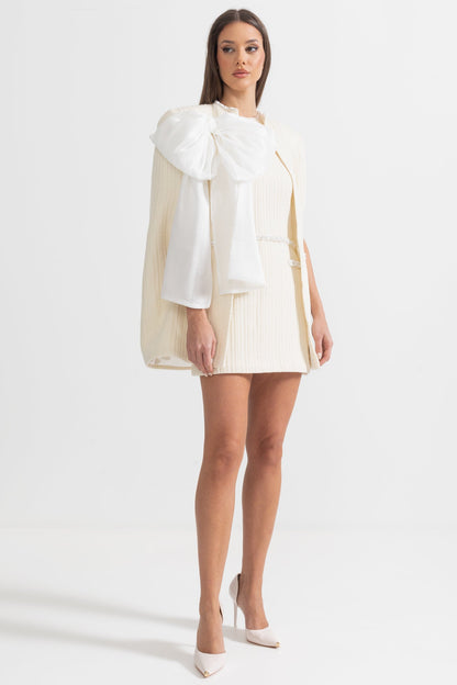 Sobretudo Texturizado Elegante com Detalhe de Laço Branco - Ivoire