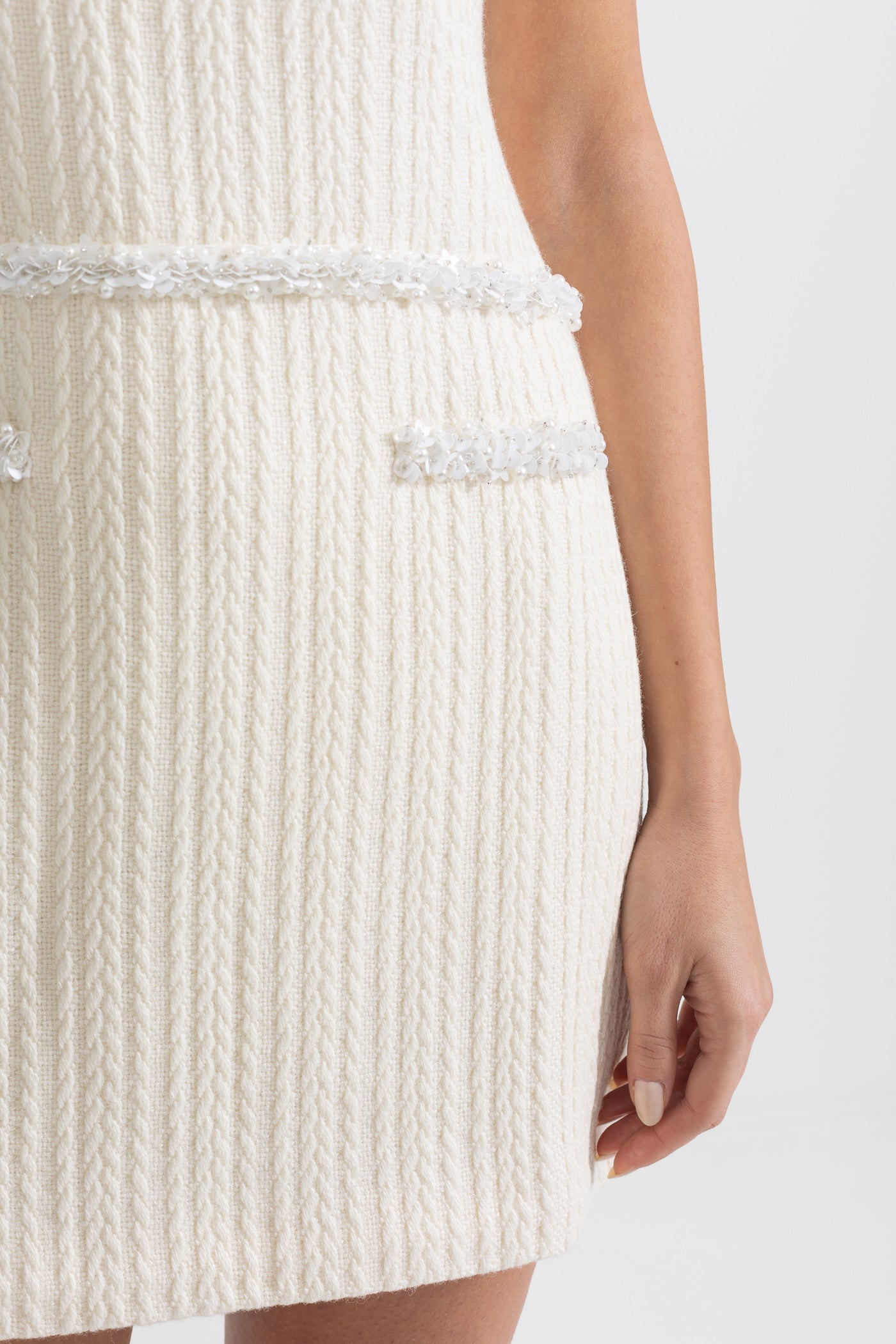Vestido Mini Texturizado Elegante Sem Mangas - Ivoire