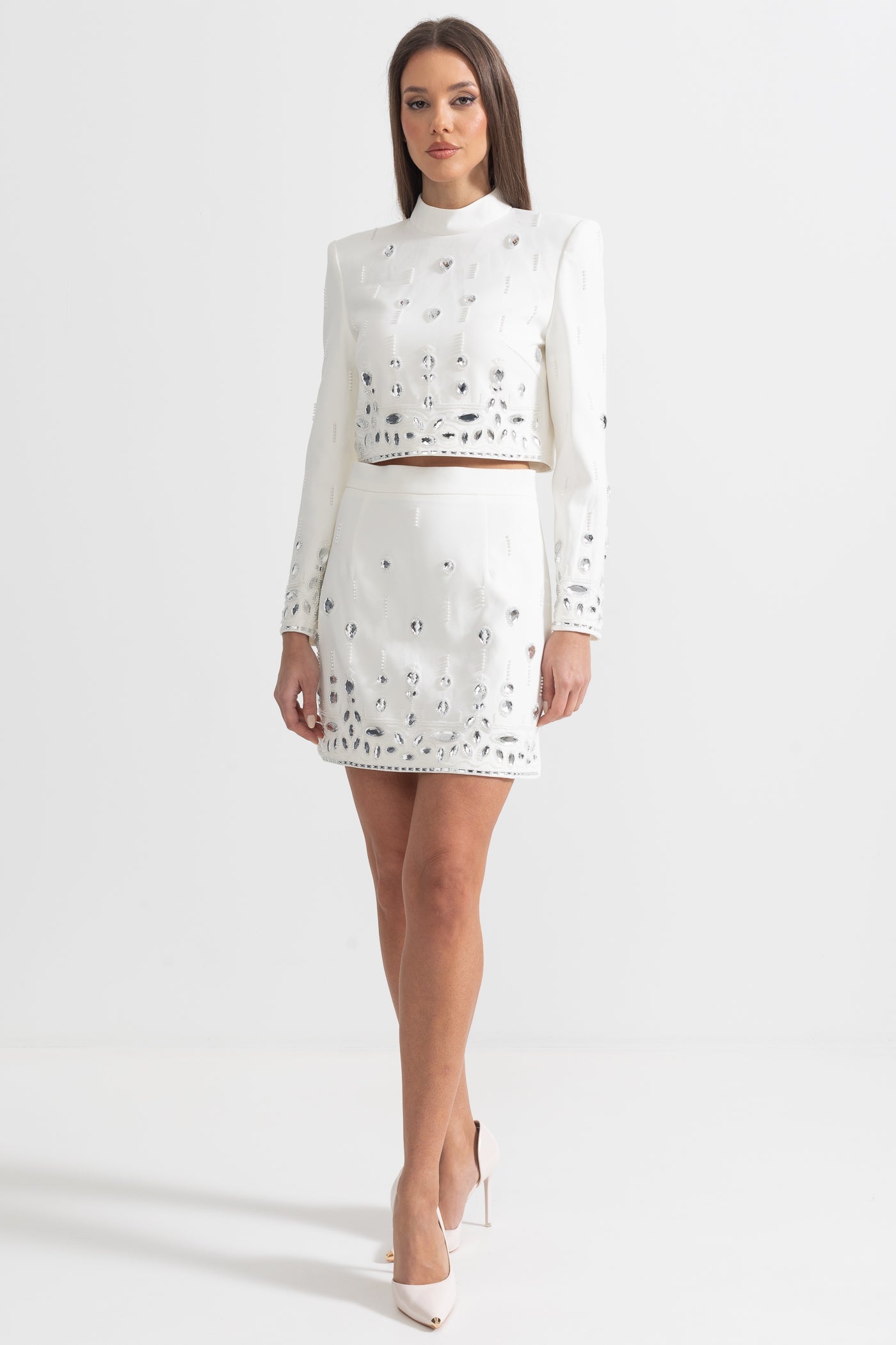 Conjunto com Diamantes e Saia Mini - Branco