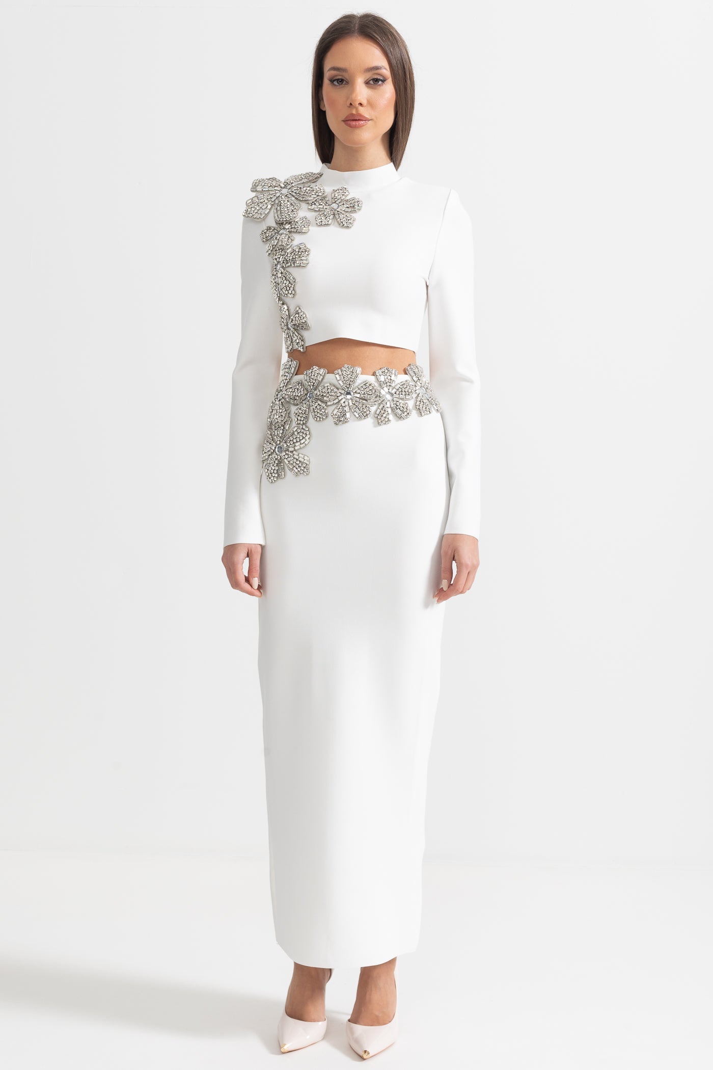 Conjunto de Acento de Flor de Diamante em 2 Peças com Top de Mangas Longas e Saia Maxi - Branco