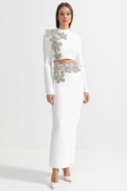 Conjunto de Acento de Flor de Diamante em 2 Peças com Top de Mangas Longas e Saia Maxi - Branco