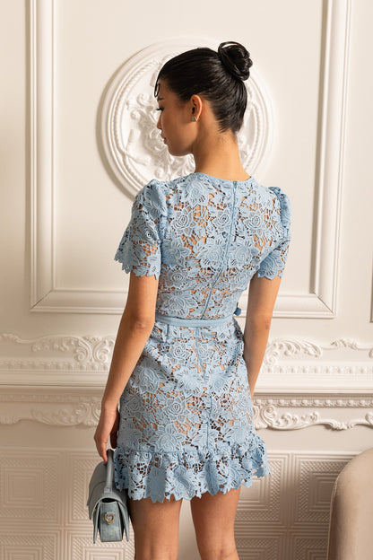 Vestido Floral Bordado de Manga Curta - Azul