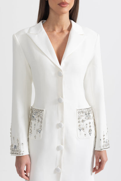Vestido Longo de Silhueta com Lapelas e Detalhes em Cristal - Branco