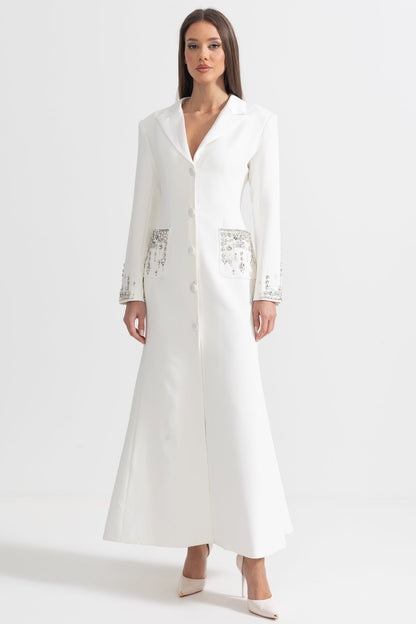 Vestido Longo de Silhueta com Lapelas e Detalhes em Cristal - Branco