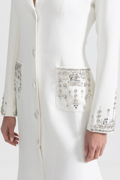 Vestido Longo de Silhueta com Lapelas e Detalhes em Cristal - Branco