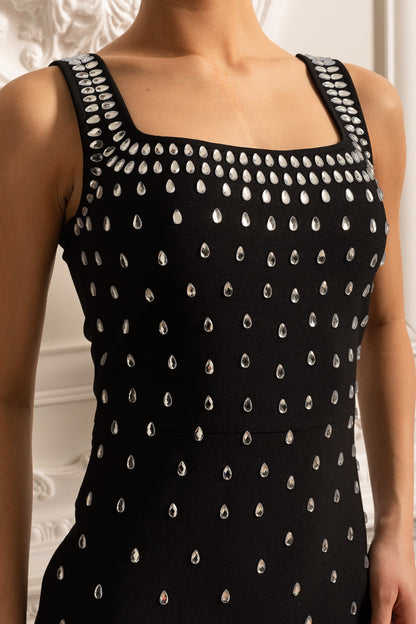 Vestido Justo Com Delicadas Aplicações de Cristal - Preto