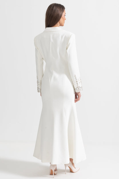 Vestido Longo de Silhueta com Lapelas e Detalhes em Cristal - Branco