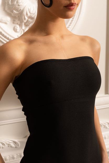 Vestido Elegante com Painéis de Chiffon Contrastantes - Preto