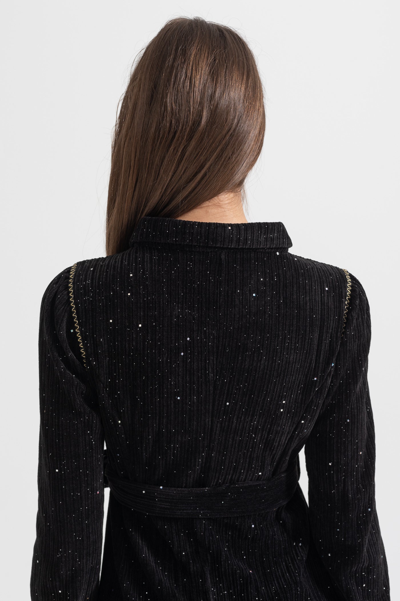 Vestido Elegante com Detalhe de Costura em Contraste - Preto