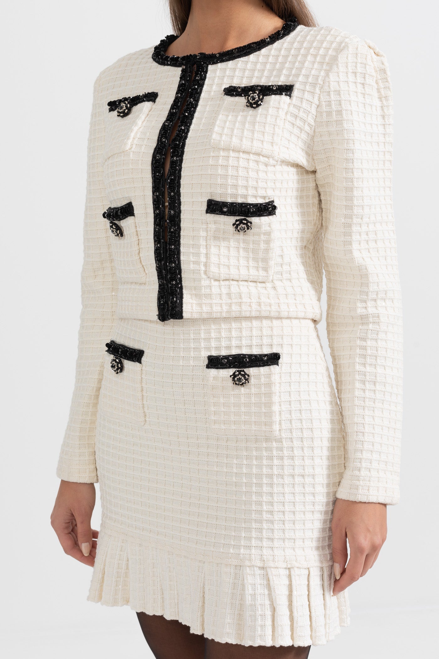 Conjunto de Tweed com Detalhes Pretos - Ivoire