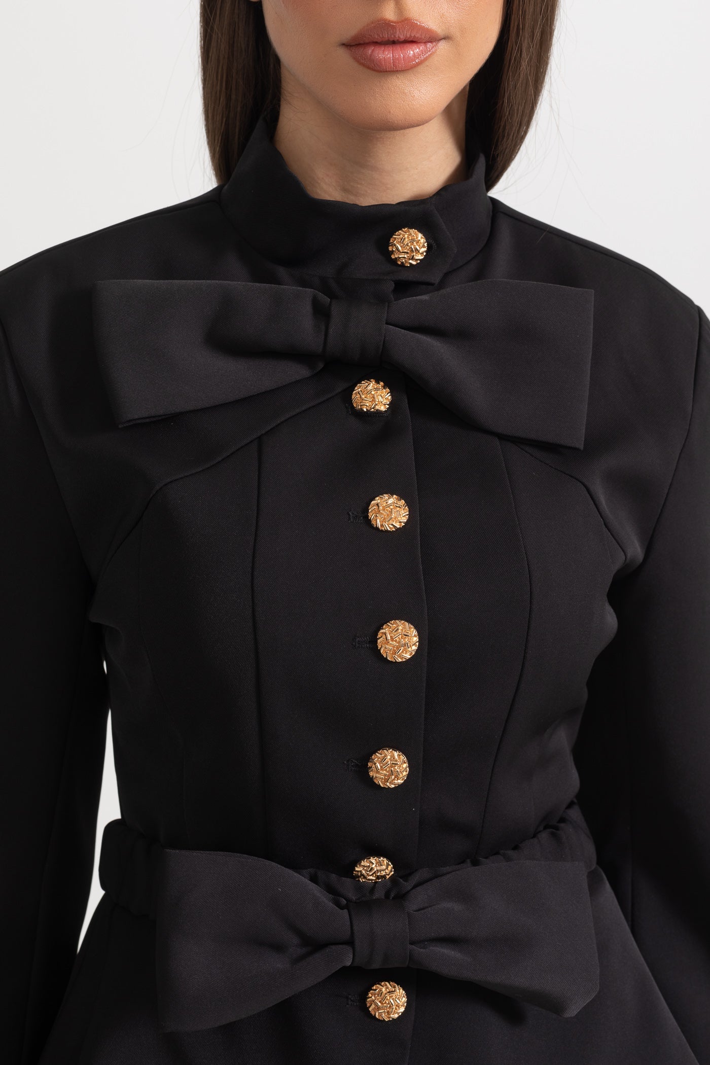 Conjunto de Duas Peças com Laços e Botões Dourados - Preto