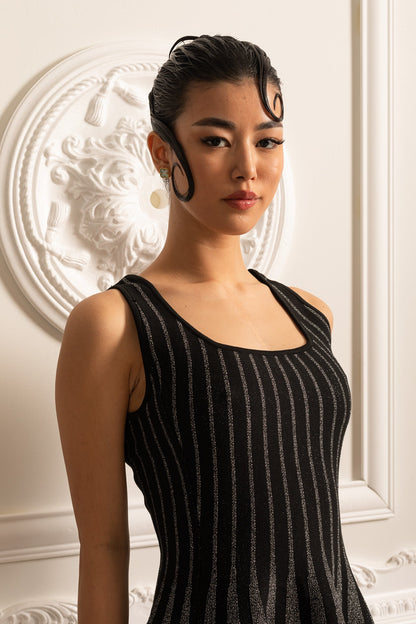 Vestido Mini Elegante Com Listras Verticais Prateadas Brilhantes - Preto