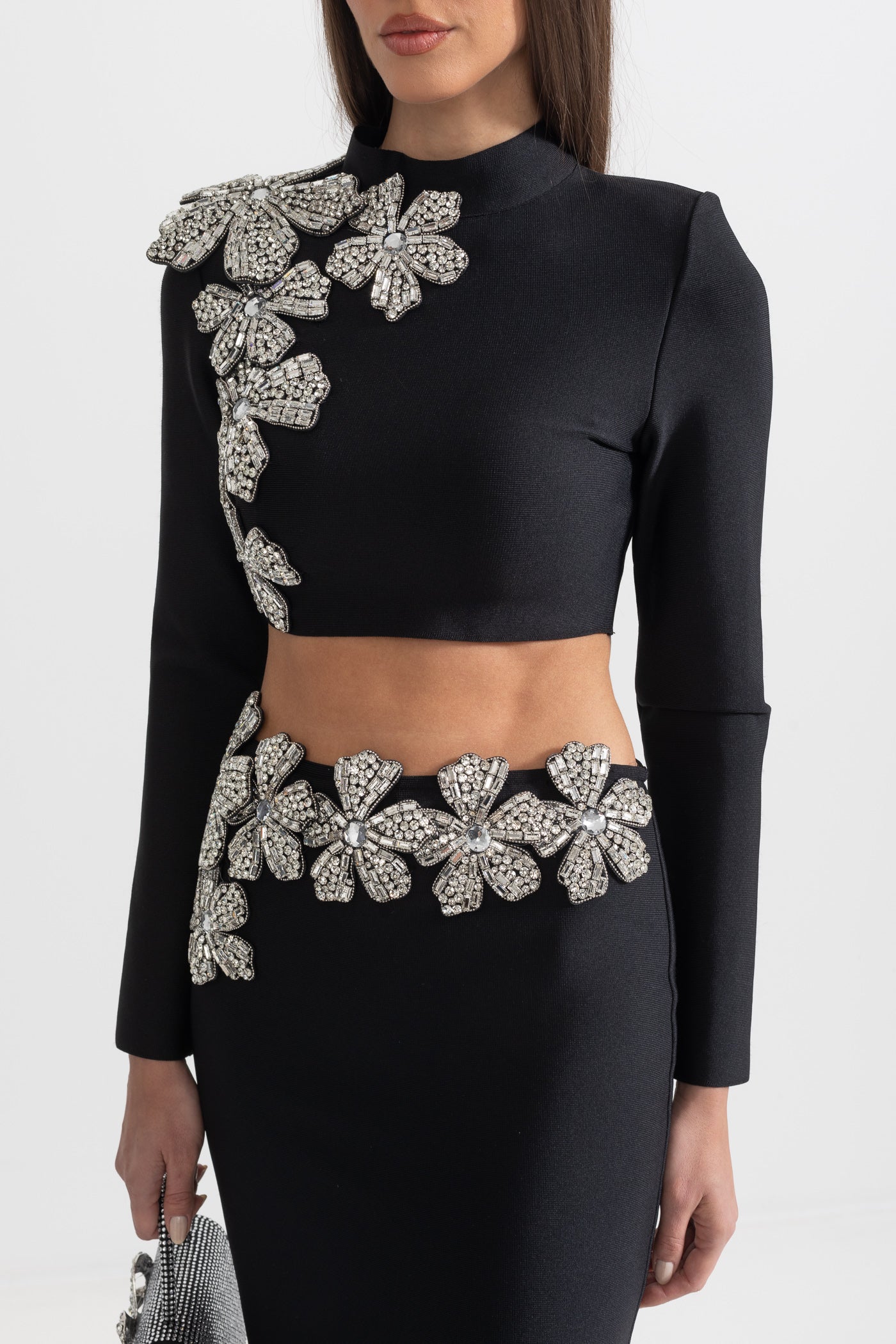 Conjunto de Acento de Flor de Diamante de 2 Peças com Top de Mangas Longas e Saia Maxi - Preto