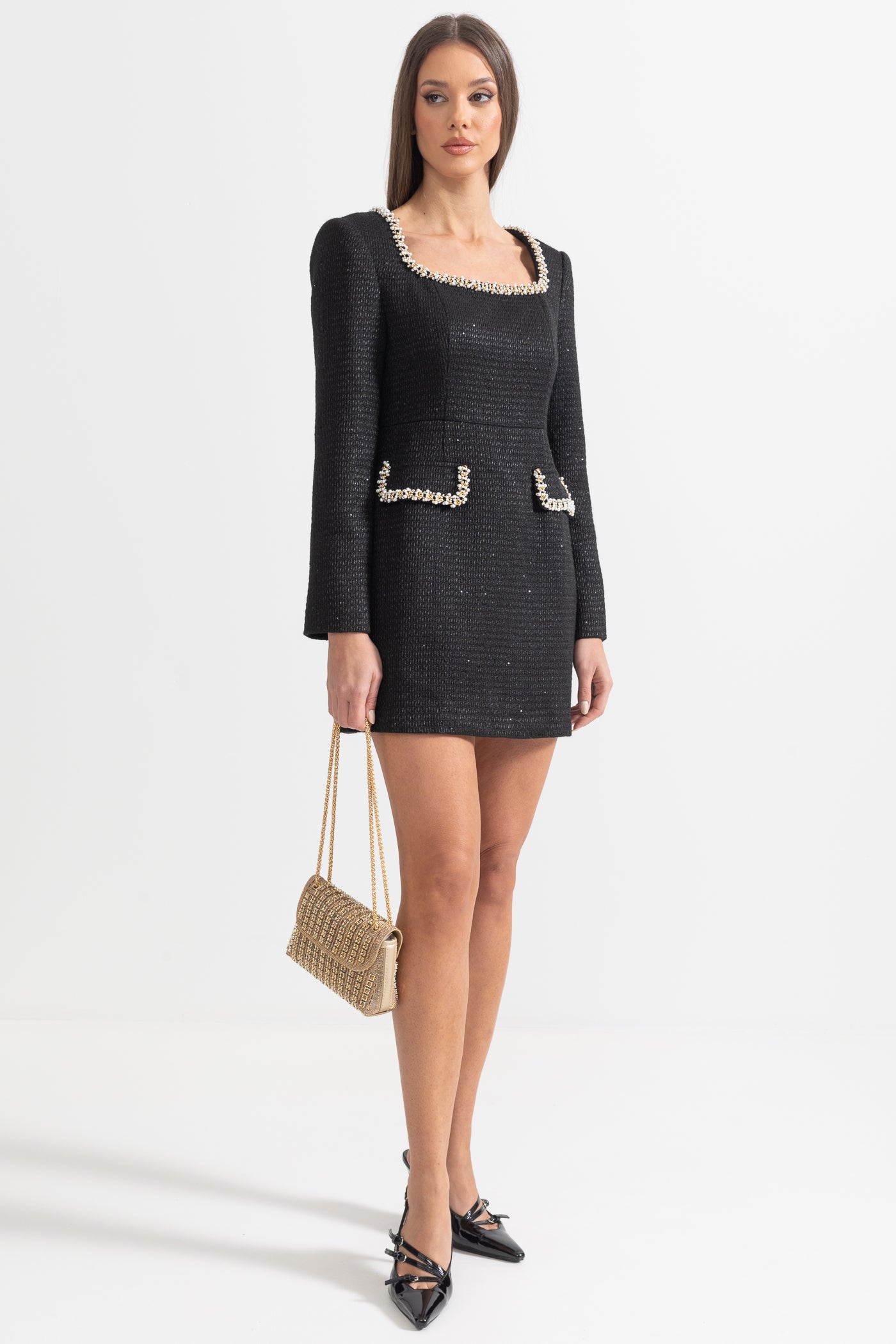 Vestido Mini de Malha com Decote Quadrado e Detalhes em Prata - Preto