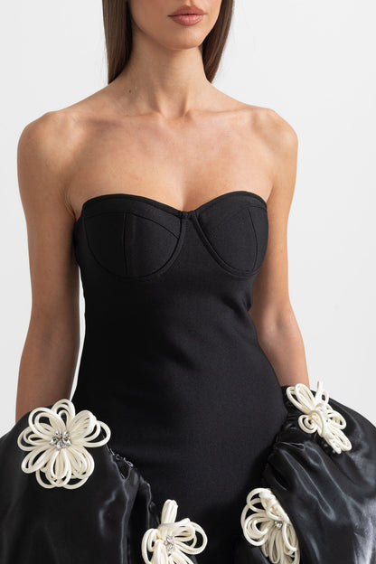 Vestido Mini Elegante com Aplicações de Flores Prateadas em 3D - Preto