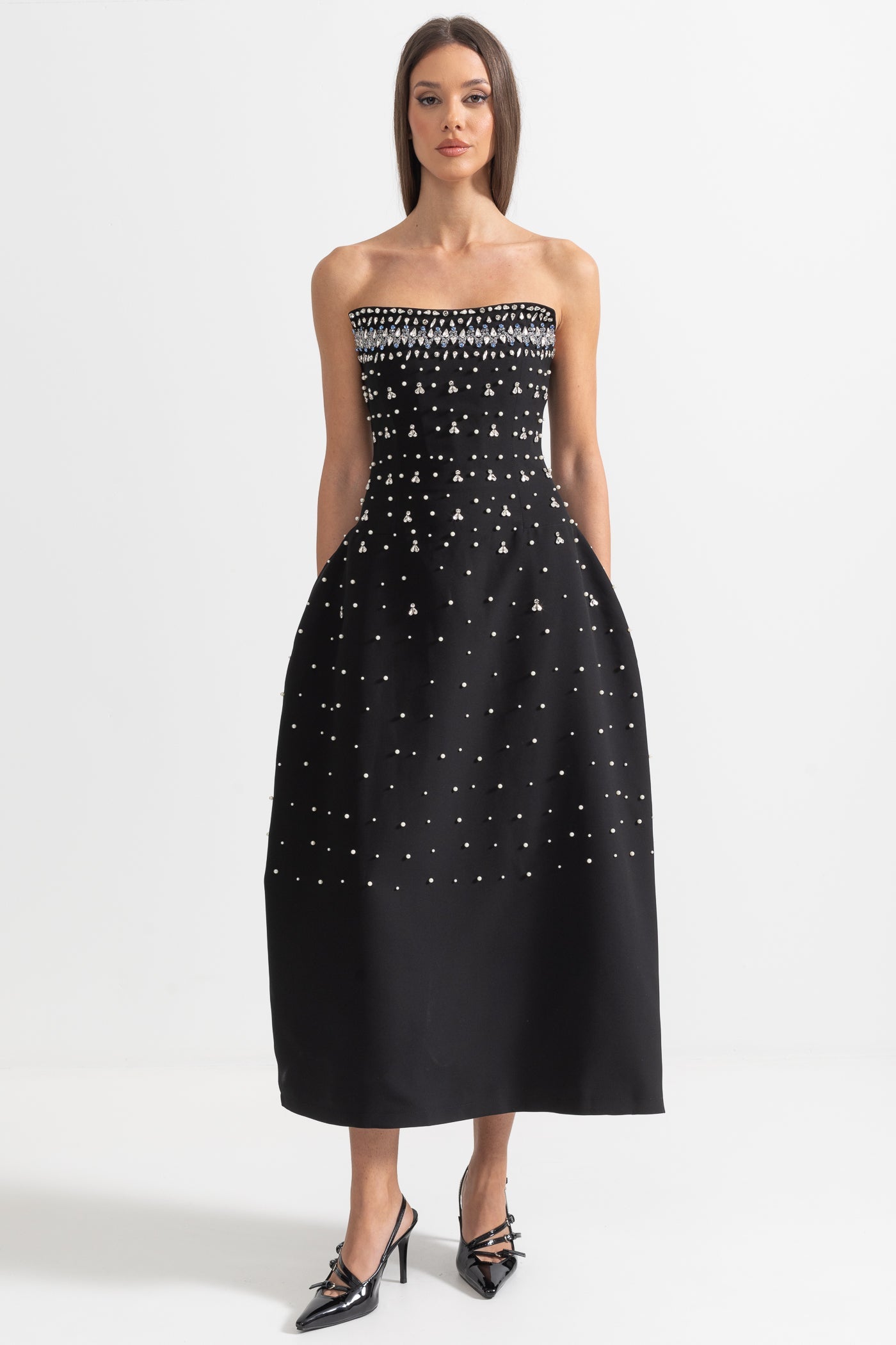 Vestido Justo Sem Mangas Com Apliques de Diamantes - Preto
