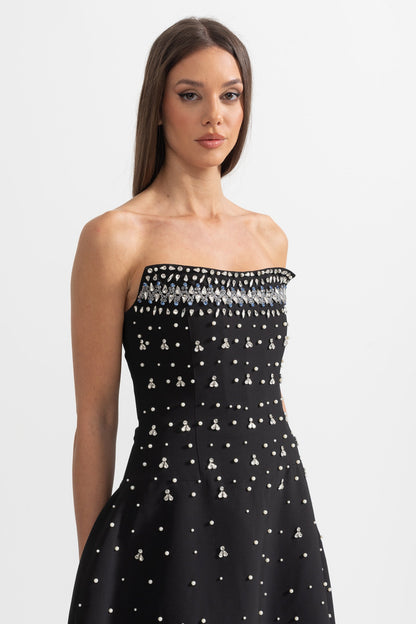 Vestido Justo Sem Mangas Com Apliques de Diamantes - Preto