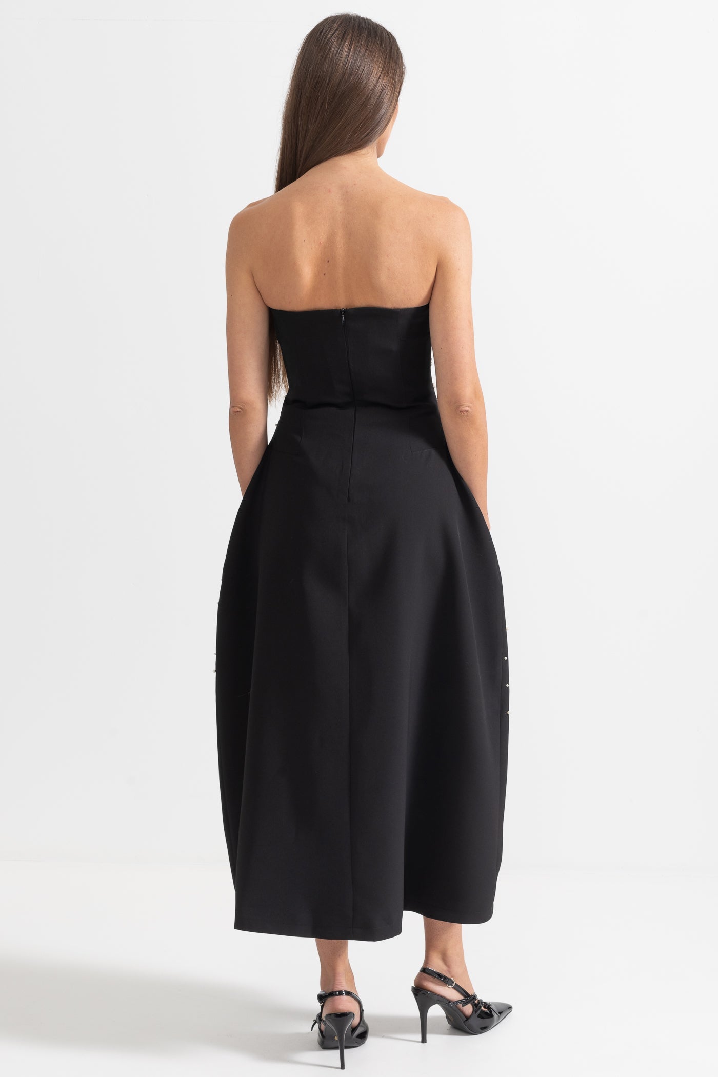 Vestido Justo Sem Mangas Com Apliques de Diamantes - Preto