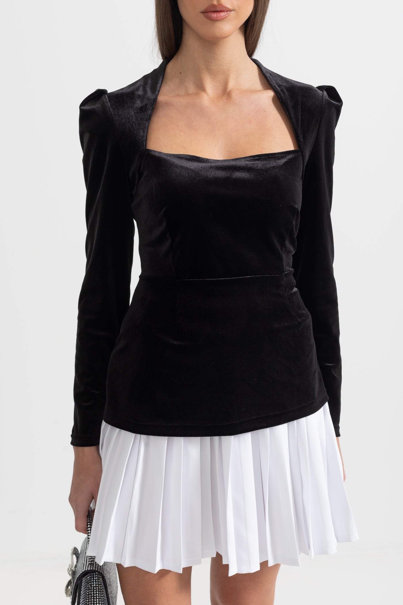 Conjunto de Veludo em Duas Peças com Saia Plissada Contrastante - Preto