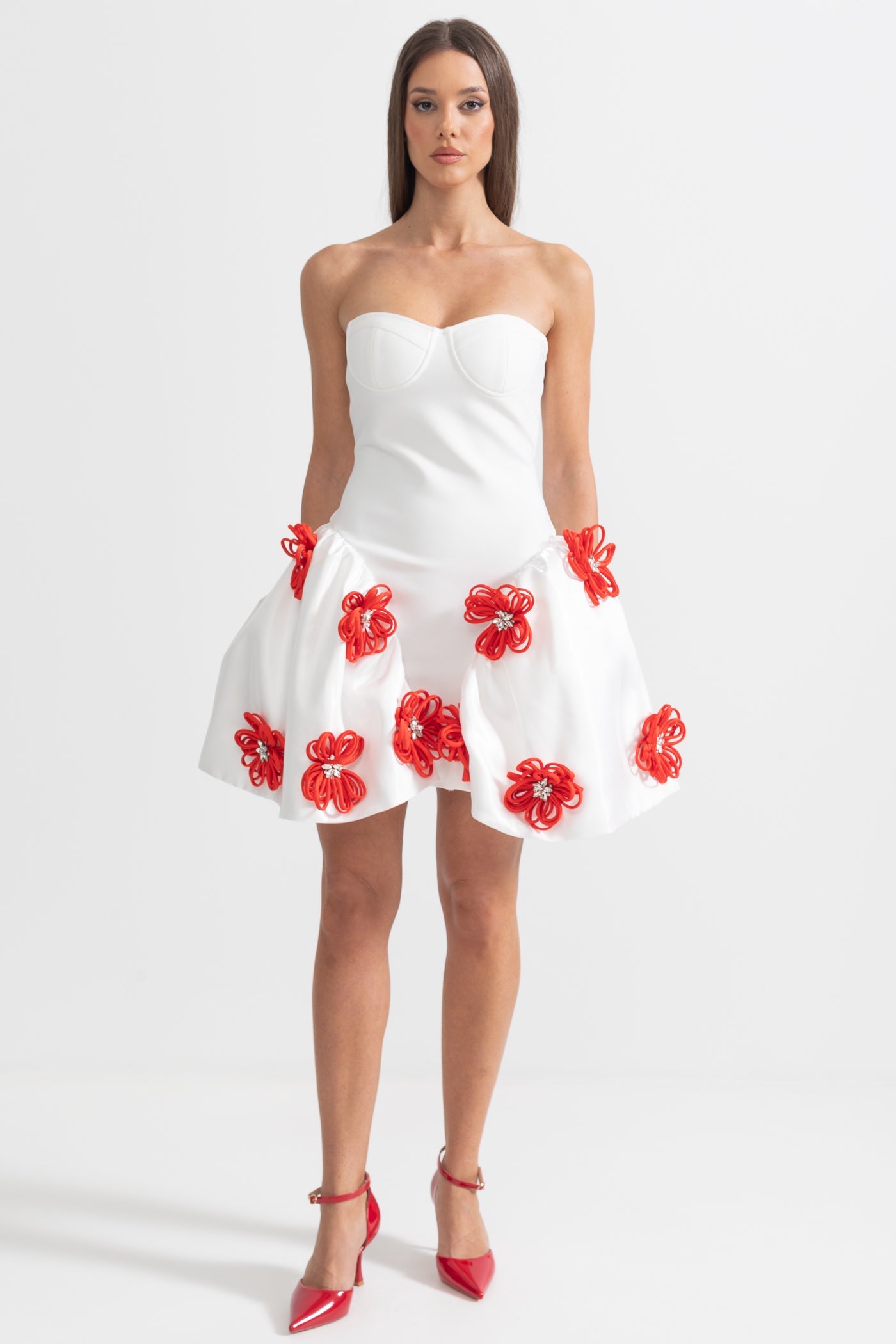 Vestido Mini Elegante com Aplicações de Flores Prateadas em 3D - Branco