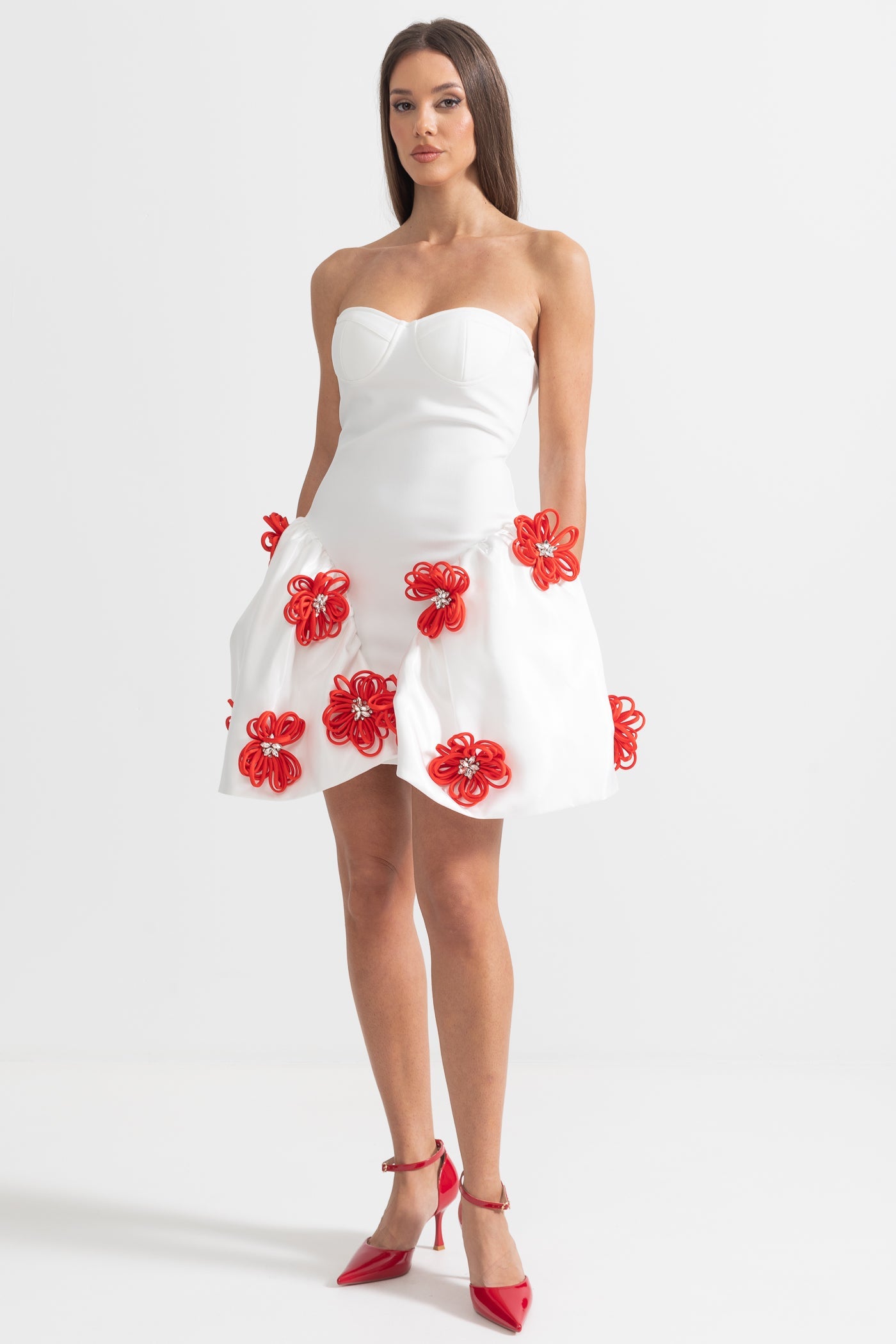 Vestido Mini Elegante com Aplicações de Flores Prateadas em 3D - Branco