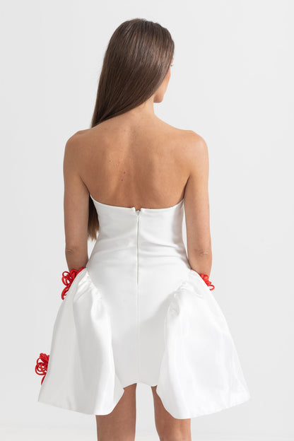 Vestido Mini Elegante com Aplicações de Flores Prateadas em 3D - Branco