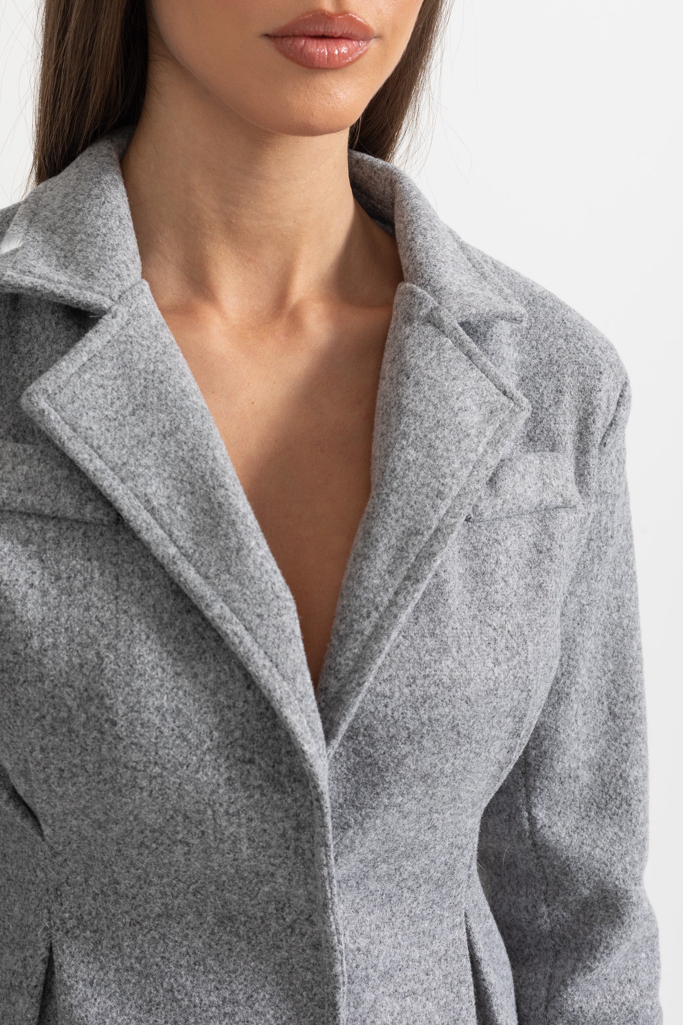 Conjunto Elegante de Blazer em Dois Peças e Saia Plissada - Cinza