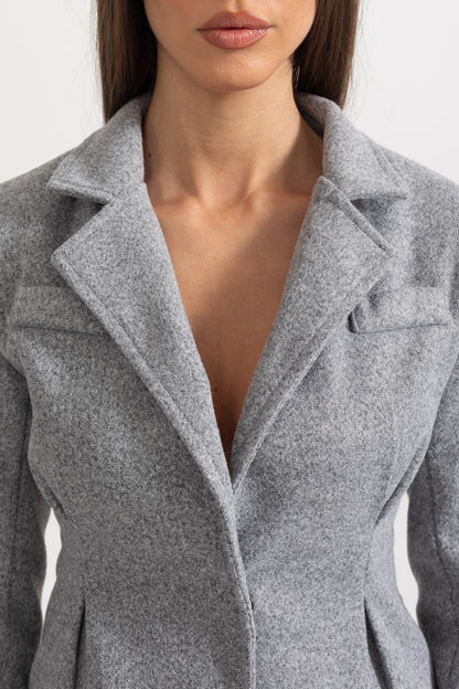 Conjunto Elegante de Blazer em Dois Peças e Saia Plissada - Cinza