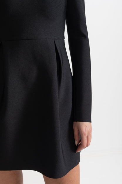 Vestido Elegante Com Decote Quadrado E Detalhes Florais Prateados - Preto